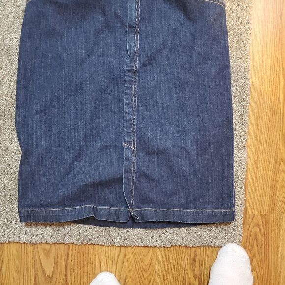 Lands’ End Dark Wash Denim Straight Skirt Size 4 - Picture 2 of 9